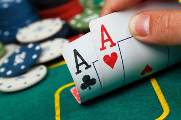 Top 4 mẹo chơi poker online hiệu quả từ cao thủ